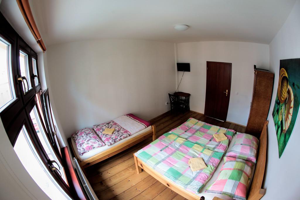 Hostel Singer Pub Ceske Budejovice Habitación foto